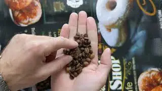 Распаковка кофе Mr. Brown. Осмотр зерен.