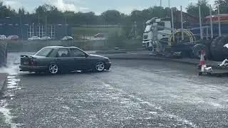 Ford Sierra finishing off some tyres