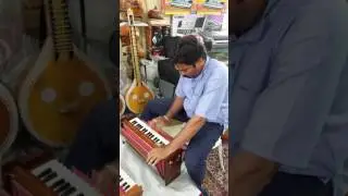 Compact Portable Harmonium ARUNA MUSICALS