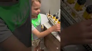 Sinking or floating? &ldquo;Lego. Titanic&rdquo;