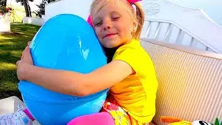 Guess What's Inside! Alice Finds Toys In Surprise Eggs