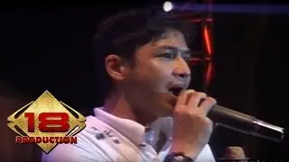 Ungu - Kau Anggap Apa  (Live Konser Kendari 18 Mei 2013)