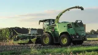 JOHN DEER ??? DE F 9 TOEN NOG NIET BEKEND DAAR OM MET KLEET