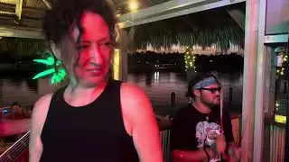 Berardi In The Garage-Pop&rsquo;s Sunset Grill