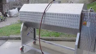 Machine for cleaning smoke bars