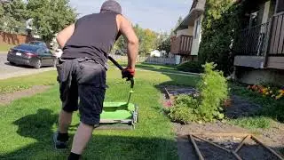 Manual Lawn Mower No Need Gasoline or Electricity.