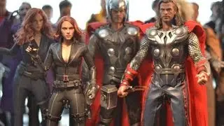 Hot Toys AVENGERS THOR & BLACK WIDOW comparison & review with previous versions! 12