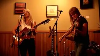 Debbie Ryan at the Willow Street Cafe in Chemainus - Landslide