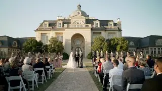 Elegant wedding outside a mansion