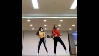 GirlsPlanet999/CLC Choi Yujin and Jang Seungyeon dancing to Baby I'm Jealous