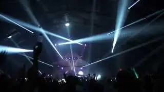 Calvin Harris - Spectrum (Say My Name) LIVE Weekend Festival 2013