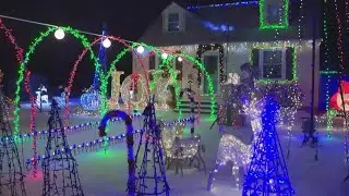 Christmas display synchronized to music in Sheffield Lake