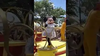Celebration Minnie and Mickey Mouse Cavalcade Parade #disneyworld