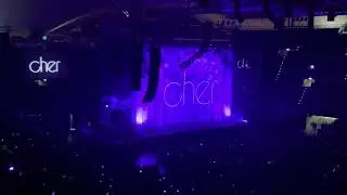 Cher - Intro / Woman&lsquo;s World - Here we go again Tour - 3. Oktober 2019 - M&uuml;nchen