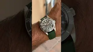 Tudor Black Bay 58 925 looking great on a green rubber strap #watch