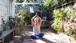 Yoga with Caro: 50 minute Stretch and Strengthen #4.