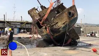 Relitto ripescato al porto di Ognina  (Ct)
