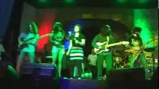 Carina Tovar y Daniela Carvallo, cover 