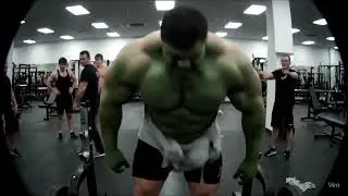 Hulk u teretani (primjer video-to-text Veo)