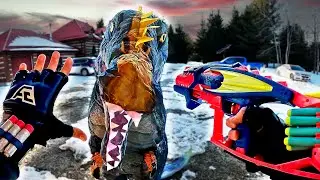 Атака динозавров с помощью пистолета NERF! Они пытаются нас съесть...