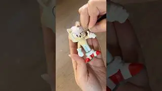 Let's paint Hyper Sonic the Hedgehog on this Burger King figure 💥 #shorts #sonic #merchandise #fyp