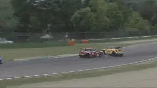 Mini Challenge Italia 2018. Race 2 Autodromo di Imola. Crash