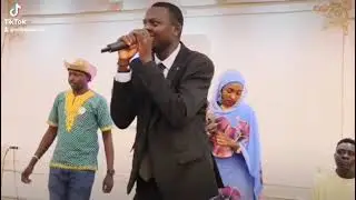 حفله جماهيرية في باريس 