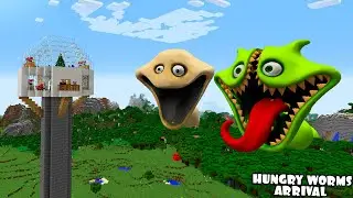 SURVIVING FROM GREEN HUNGRY WORM and HUNGRY WORM ARRIVAL in Minecraft - Coffin Meme - Gameplay