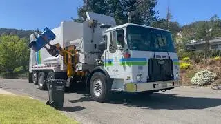 Fast Recology Sonoma Marin New Way Sidewinder Garbage Truck on Recycling!
