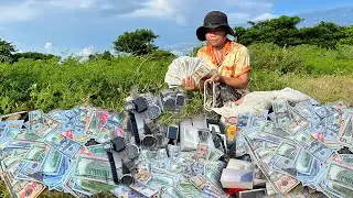 So Lucky Found A lot Money $ and good thing at Dumpster diving - treasure found at landfill