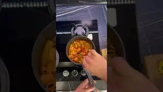 Паста Ригатони страчатела и вяленые томаты