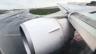 Beautiful WING VIEW | Turkish Airlines 777-300er Rainy Landing in Istanbul