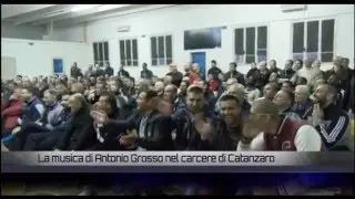 Antonio Grosso e le muse del mediterraneo concerto speciale nel carcere di Siano 2015