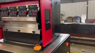 Press Brake with Auto Crowning