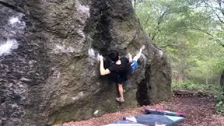 Central Park Bouldering - Worthless Boulder - Rewind V8