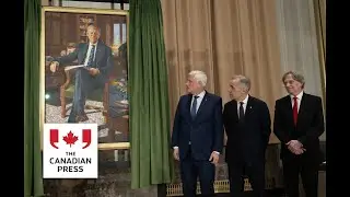 Harper calls for national unity, independence at portrait unveiling