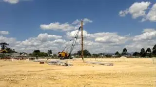Bate Estaca sob Esteira da Fundamental Funda&ccedil;&otilde;es Especiais