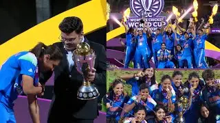 Harmanpreet Kaur touch Jay Shah feet while taking ICC Women's World Cup Trophy 2025