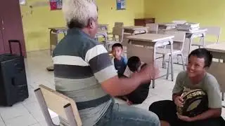Melatih Hadroh di SD Negeri 2 Sawangan