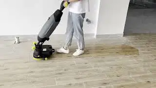 Hand-held automatic Floor Cleaner