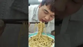 Crazy man captured by camera eating noodles very dramatically #travel #foodlover #chinesefood