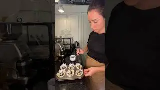 Produ&ccedil;&atilde;o de muffins de 🫐 e 🍋 para o Caf&eacute; Brio Coffee Stand 🫶 #rotina #cafe #coffeeshop #shorts