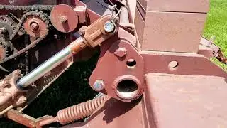 Обзор сенокосилки-косилки Hesston 1120 / Massey Ferguson 1459