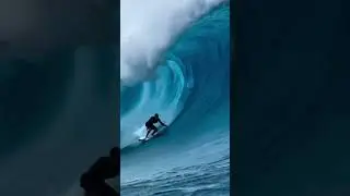 SCARY OR BEAUTIFUL!?🤩#surf #surfing #waves #shorts #shortsfeed #travel #indonesia #ocean #scary #pov