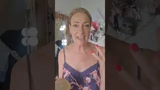 Menopausal Glow-Up: Midlife Style & Reviews #queenofthefads #midlife