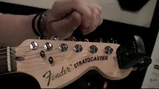 SummerNAMM 2016 - Graph Tech's Ratio Tuned Machine-heads & Tusq resonant picks
