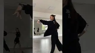 Какой танец? #dance #howtodance #danceshorts #dancestudio #danceclass #бальныетанцы #танцы