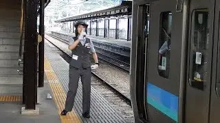 中央線211系女性車掌4