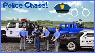 Bruder Wargler jeep Police Chase Motorcycle Robbery | Toys Pretend Play |