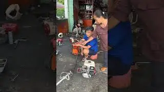 Ibu paling setia menunggu saya pulang